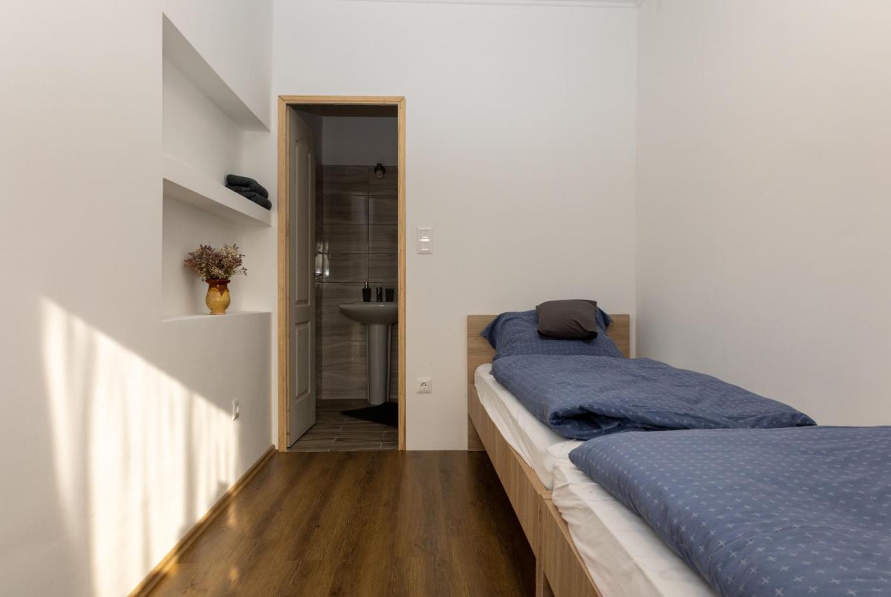 Takacs Pince Apartman Hajos Extérieur photo
